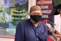 Kepala Dikbud Maluku Utara Imran Yakub dikabarkan meminta tolong istri Plt Gubernur Maluku Utara M. Al Yasin Ali.