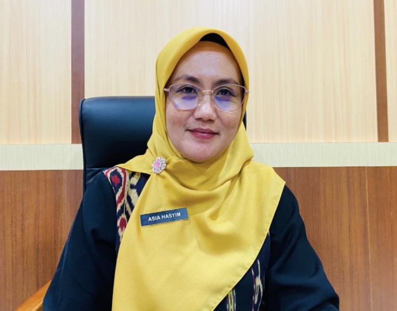 Kadinkes Halsel, Asia Hasyim