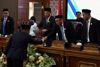 Rapat Paripurna persetujuan perubahan APBD 2025. (Adi)