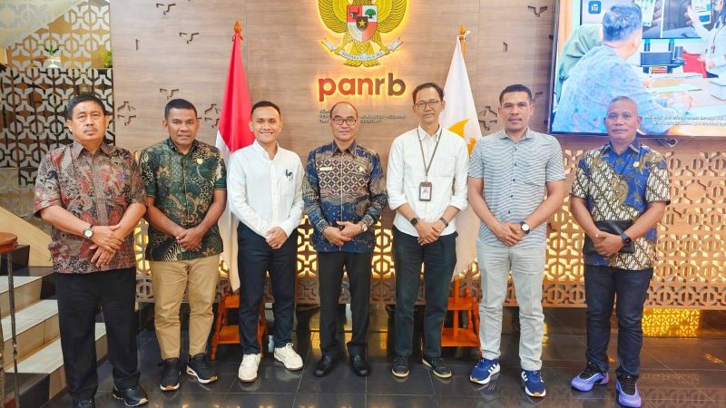 Rombongan Pemkab Halbar saat bertandang di Kantor KemenPAN-RB. (Istimewa)