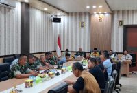 Wakil Bupati Djufri Muhamad pimpinan rakor yang berlangsung diruang rapat Bupati.