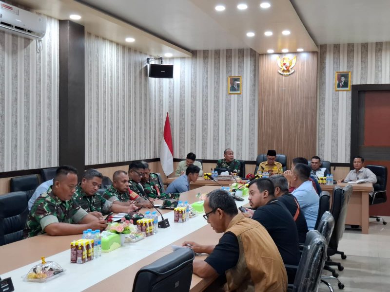 Wakil Bupati Djufri Muhamad pimpinan rakor yang berlangsung diruang rapat Bupati.