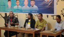 Empat narasumber saat menyampaikan penjelasan tentang pangan berkemajuan di Halbar. (Yadi)