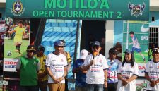 Bupati James saat memberikan sambutan pembukaan turnamen Motilo'a Cup II. (Aden)