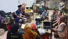 Wakil Bupati Djufri Muhamad saat menghadiri proses pengimputan data PPPK Paru waktu ke Kementerian PAN-RB.